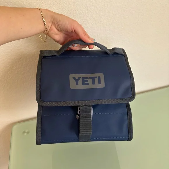 New Yeti Daytrip Lunch Bag - Picture 1 of 8